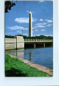 Postcard - The Washington Monument, Washington, D. C. 