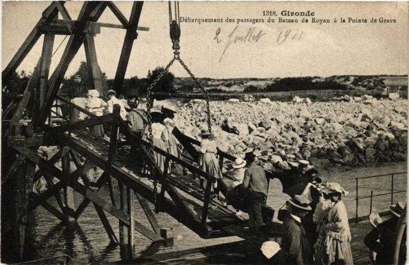 CPA Gironde Débarquement des passagers du Bateau de Royan (336570)
