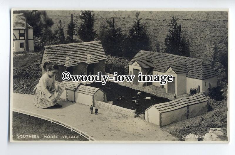 tp9170 - Hants - Animal Farm at the Model Village c1950s, Southsea - postcard