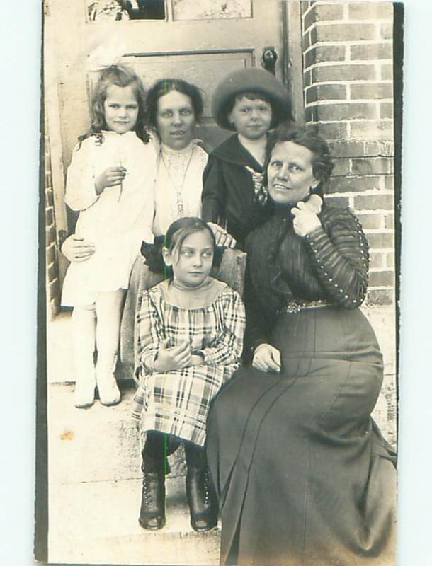 rppc Pre-1918 Fashion GIRL WEARS BUTTON BOOTS BESIDE OTHER KIDS AND MOMS AC7676