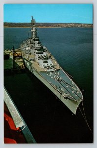 USS Massachusetts  US Navy  Braga Bridge Fall River    Postcard