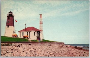 Pt. Judith Lighthouse, Narragansett RI Vintage Postcard F51
