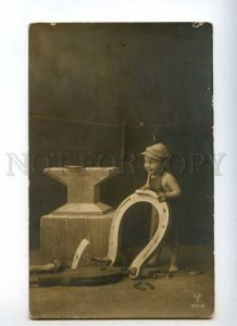 233710 BLACKSMITH w/ Huge Horseshoe ELF Vintage PHOTO PC