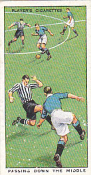 Cigarette Card Player Association Football Hints 1934 No 28 Passing Down The ...