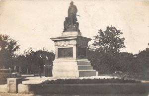 J7/ Chicago Illinois RPPC Postcard c1910 Monument in Park  180