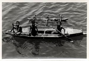 Papua New Guinea, Real Photo Native Papuas, Native Children Boat (1930s) RP (22)