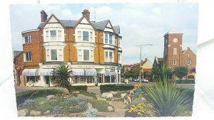 Postcard Gun Gardens Connaught Ave Frinton on Sea Essex Posted 1981 The Galleon