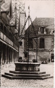 CPA BEAUNE - carte photo Le puits des Hospices (115963)