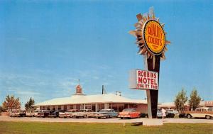 Vandalia Illinois 1970s Postcard Quality Courts Motel & Robbins Restaurant