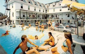 Wildwood New Jersey Beachwood Hotel and Motor Inn Swimming Pool Postcard AA36775