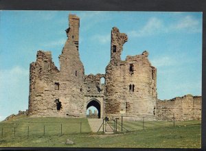 Northumberland Postcard - Dunstanburgh Castle Ruins  RR1115