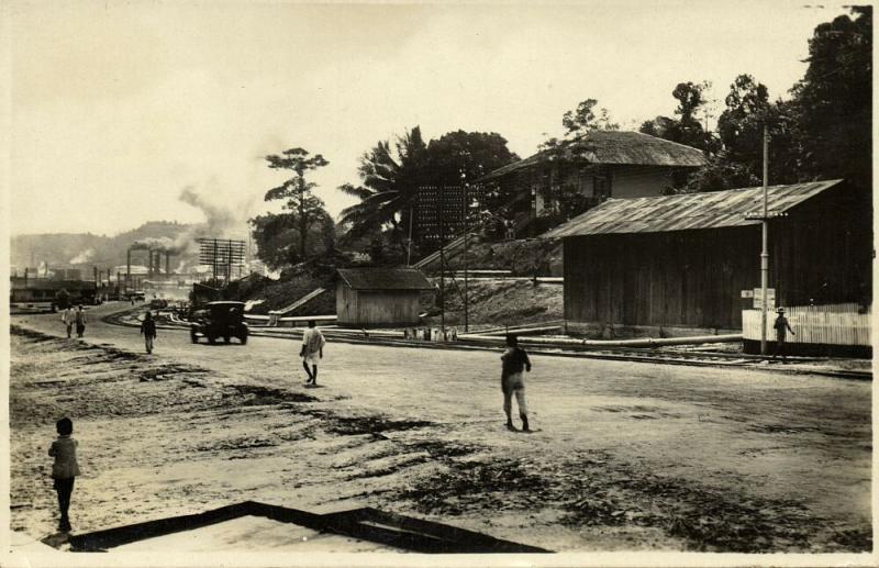 indonesia, BORNEO BALIKPAPAN, Main Road at Pier I (1930s) RPPC Postcard