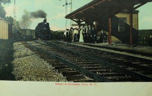 C.1910 Station at Dunsback Ferry N. Y., Train, Passengers, Postcard P76