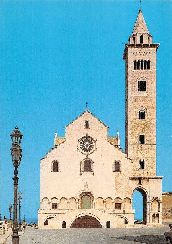 B110292 Italy Trani La Cattedrale, The Cathedrale Dom