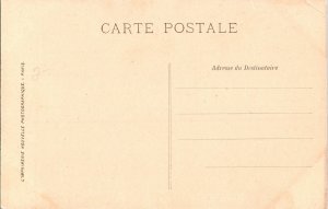 Palais De Font Ainebleau La Facade sur la Cour des Adieux Postcard Vintage UNP 
