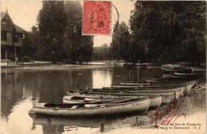 CPA PARIS 12e Le Bois de VINCENNES L'Embarcadere sur le Lac Daumesnil (672602)
