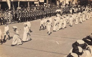 St. Petersburg Florida Parade Scene, Children Real Photo Vintage Postcard U8206