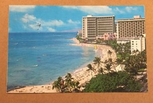 VINTAGE POSTCARD - 1981 USED -  WAIKIKI BEACH, HAWAII