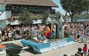 Frankenmuth Michigan Bavarian Festival Parade Vintage Postcard J46892 