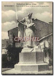 Postcard Old Domremy Statue of Mercia before the house of Jeanne d & # 39Arc