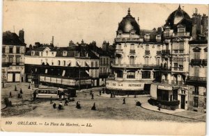 CPA ORLÉANS - La Place du Martroi (227815)