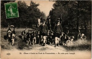 CPA Chasse a courre en Foret de FONTAINEBLEAU En route pour l'attaque (293012)