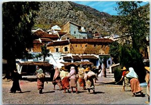 M-16981 Peasants Xauen Morocco