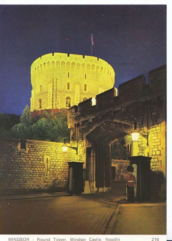 Berkshire Postcard - Windsor - Round Tower - Windsor Castle - Floodlit    SM422