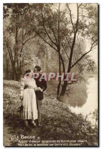 Old Postcard The Kiss of love that take the ciborium leuers for Woman