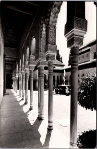 Spain Granada Alhambra Court of the Lions Vintage RPPC C186