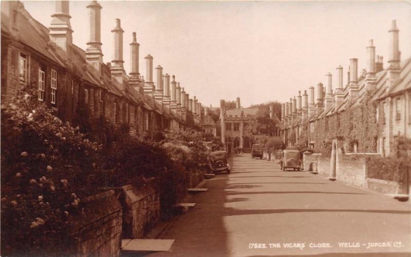 WELLS SOMERSET UK VICARS CLOSE~JUDGES PHOTO POSTCARD