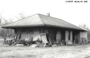 Milan Pennsylvania 1976 Lehigh Valley train depot real photo pc Z28709