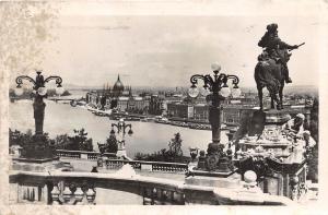 B36399 Budapest Latkep Jeno herceg szobraval    hungary