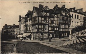 CPA LISIEUX Vieilles Maisons - Place du Marche au Beurre (1227590)