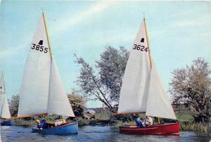 B87301 yachts near sunbury on thames middlesex  ship bateaux   uk