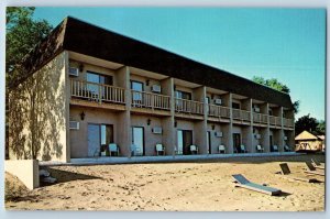 Traverse City Michigan MI Postcard Driftwood Motel Building c1960's Vintage