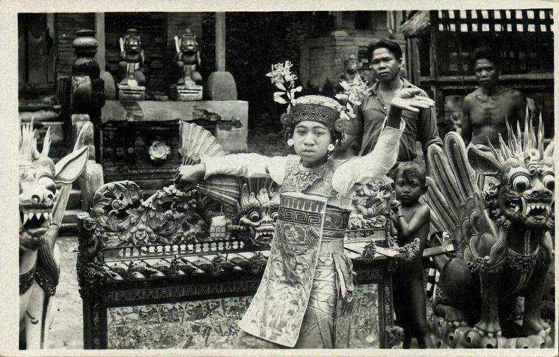 indonesia, BALI, Native Girl Legong Dancer, Gamelan (1936) RPPC Postcard