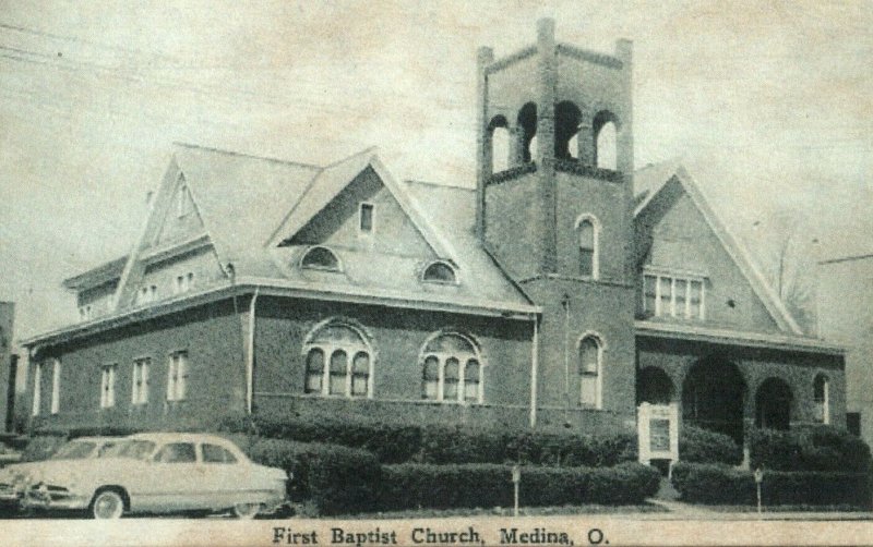 Vintage Cars First Baptist Church, Medina, O. Postcard F70