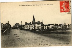 CPA SAILT-GILLES-sur-VIE - Le Pont et les Quais (167361)