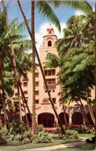 Postcard 1940s Hawaii Honolulu - Royal Hawaiian Hotel - front  with coco palms