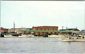 Postcard PIER SCENE Crisfield Maryland MD AO1184