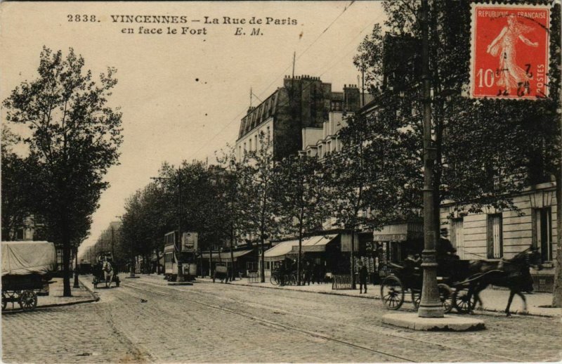 CPA VINCENNES La Rue de PARIS en face le Fort (65701)
