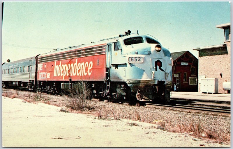 Train Rock Island Railroad Quad Cities Rocket Unit 652 Independence Postcard