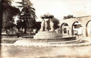 MORELIA MEXICO-FUENTE TARACAS-WOMEN FOUNTAIN~C RUIZ REAL PHOTO 1940 POSTCARD