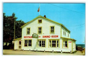 PERCE, Quebec, Canada ~ Roadside NORTH BEACH Hotel & Restaurant c1950s Postcard