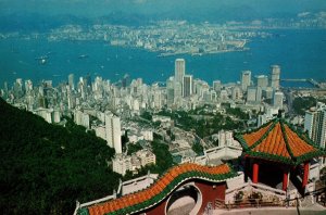 CONTINENTAL SIZE POSTCARD VIEW OF HONG KONG AND KOWLOON PARK FROM THE PEAK T3