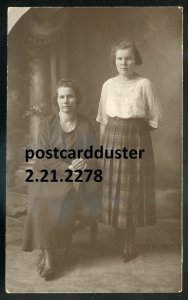 h5089- From NORTHERN ONTARIO Collection 1920s Finnish Women. Real Photo Postcard