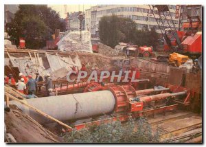 Postcard Modern Construction on the roof slab by pipe jacking