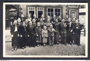 Group of 24 Little People, posing outside a building - Exposition Paris 1937