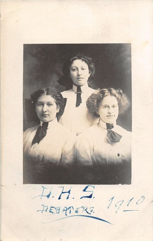 F99/ Dysart Iowa RPPC Postcard 1910 3 Pretty Woman High School